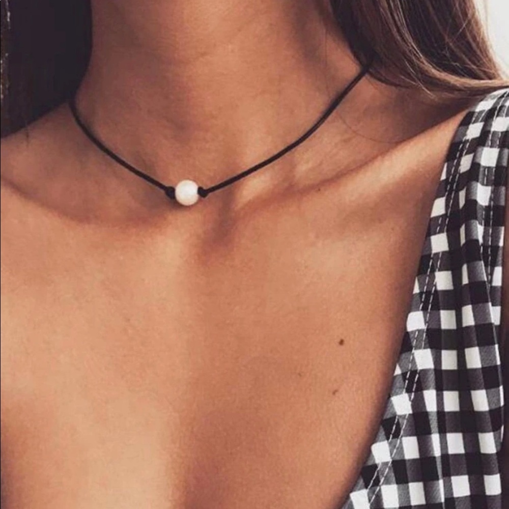 Pearl Chocker - Picture 2 of 2